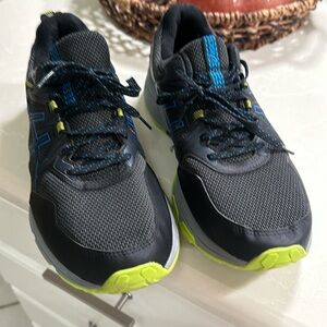 ASICS men’s sneakers